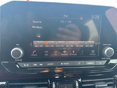 2024 Nissan Pathfinder SV