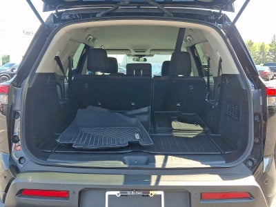 2024 Nissan Pathfinder SV