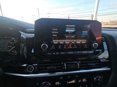 2024 Nissan Pathfinder SV