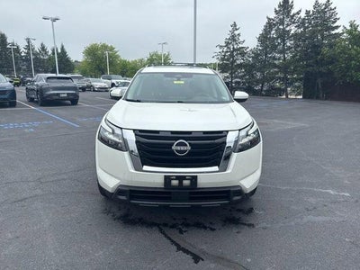 2023 Nissan Pathfinder SV