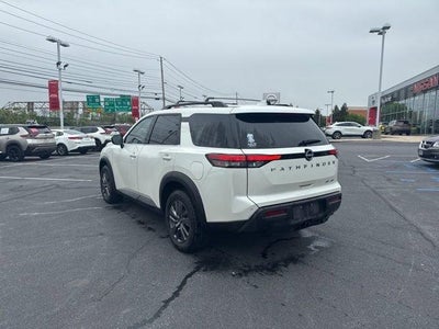2023 Nissan Pathfinder SV