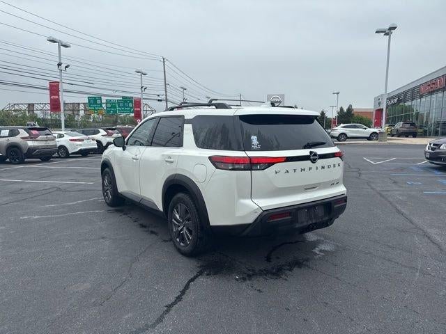 2023 Nissan Pathfinder SV