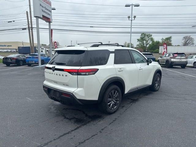 2023 Nissan Pathfinder SV