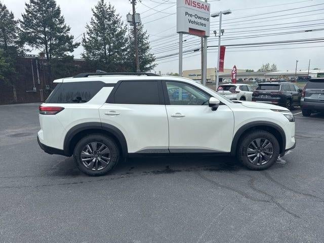 2023 Nissan Pathfinder SV