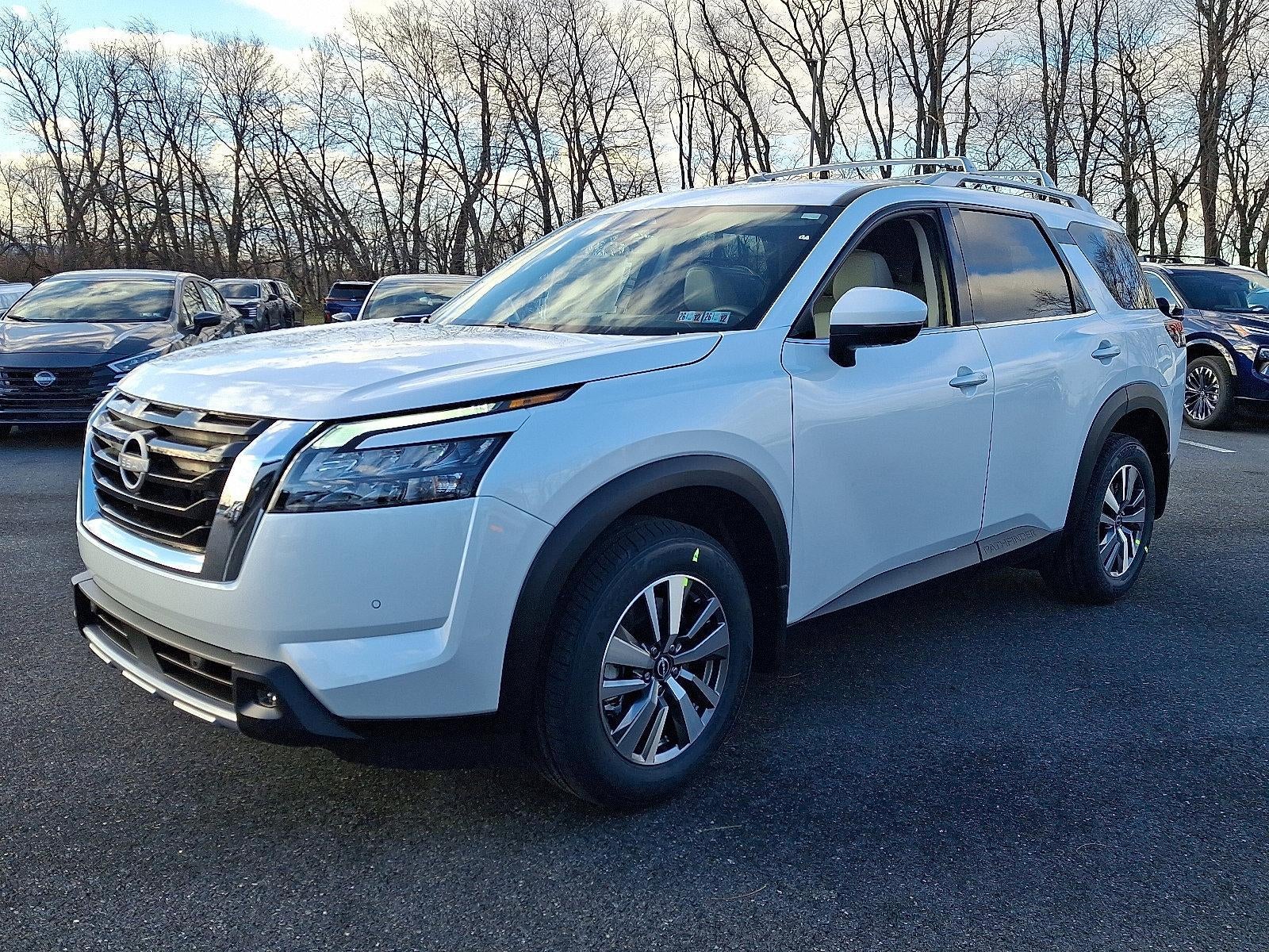 2025 Nissan Pathfinder SL