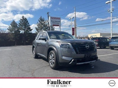 2025 Nissan Pathfinder SL