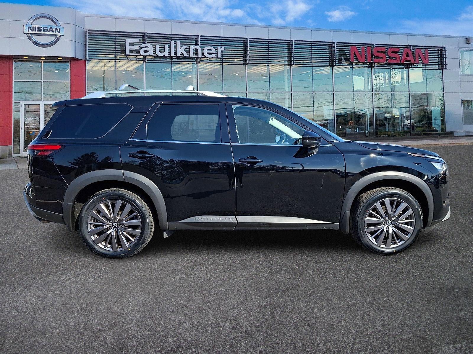 2023 Nissan Pathfinder SL 4WD