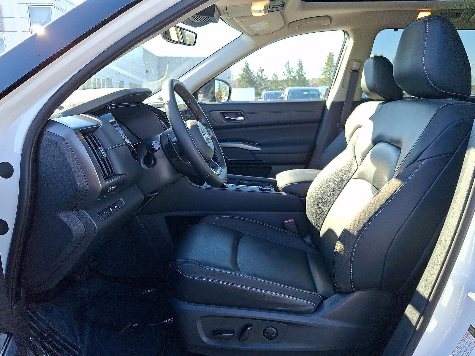 2023 Nissan Pathfinder SL