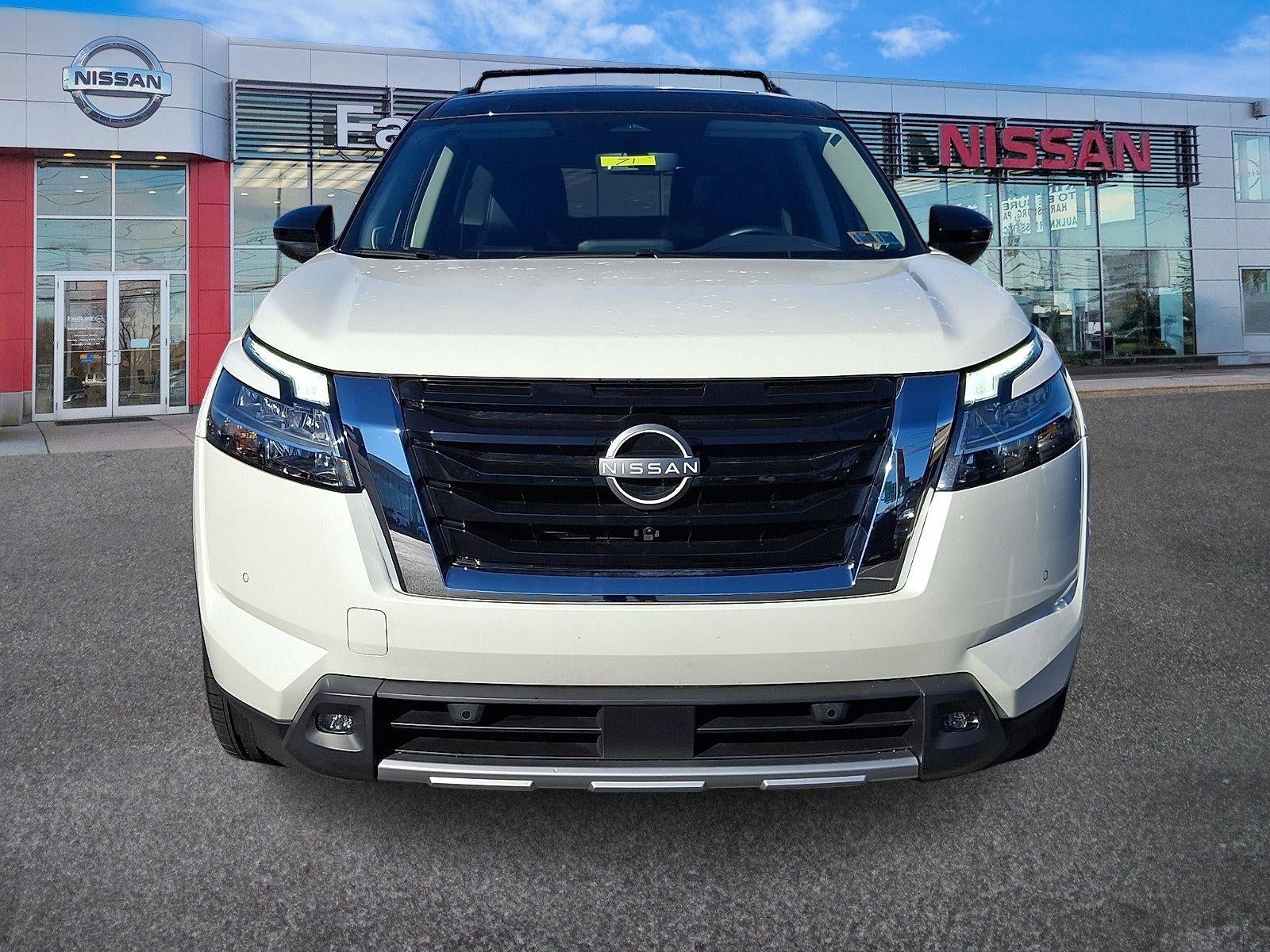 2023 Nissan Pathfinder SL