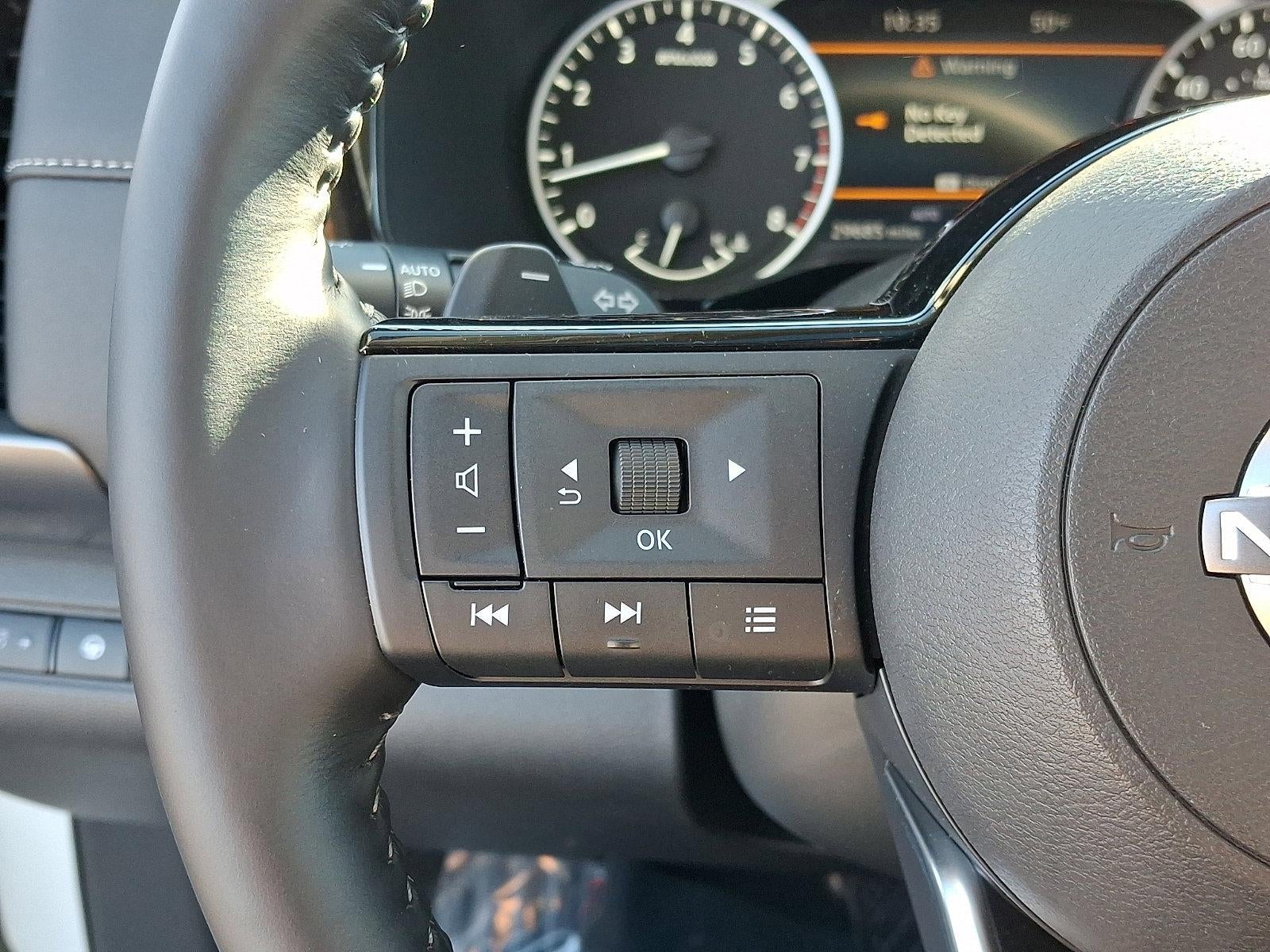 2023 Nissan Pathfinder SL