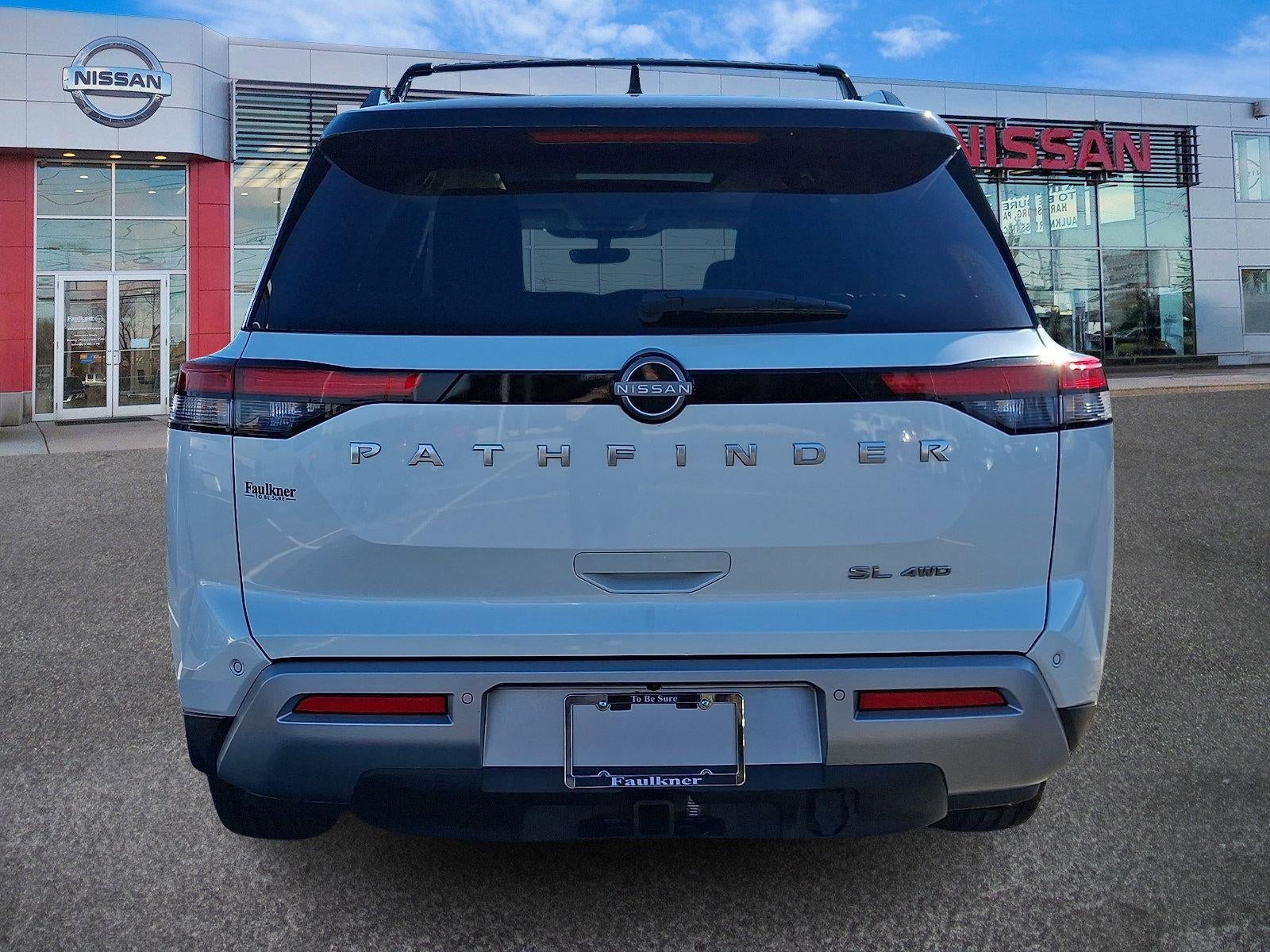 2023 Nissan Pathfinder SL