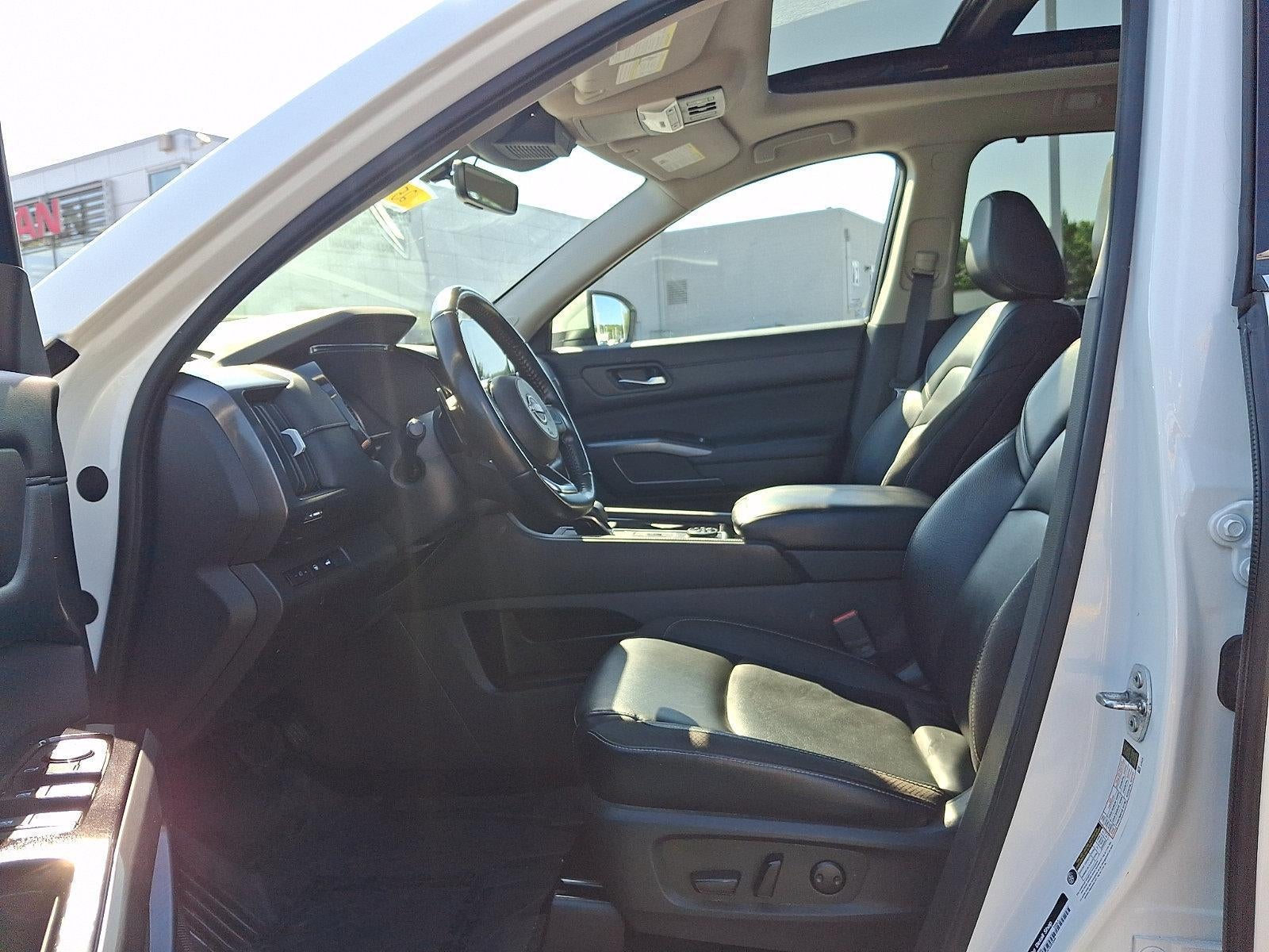 2024 Nissan Pathfinder SL