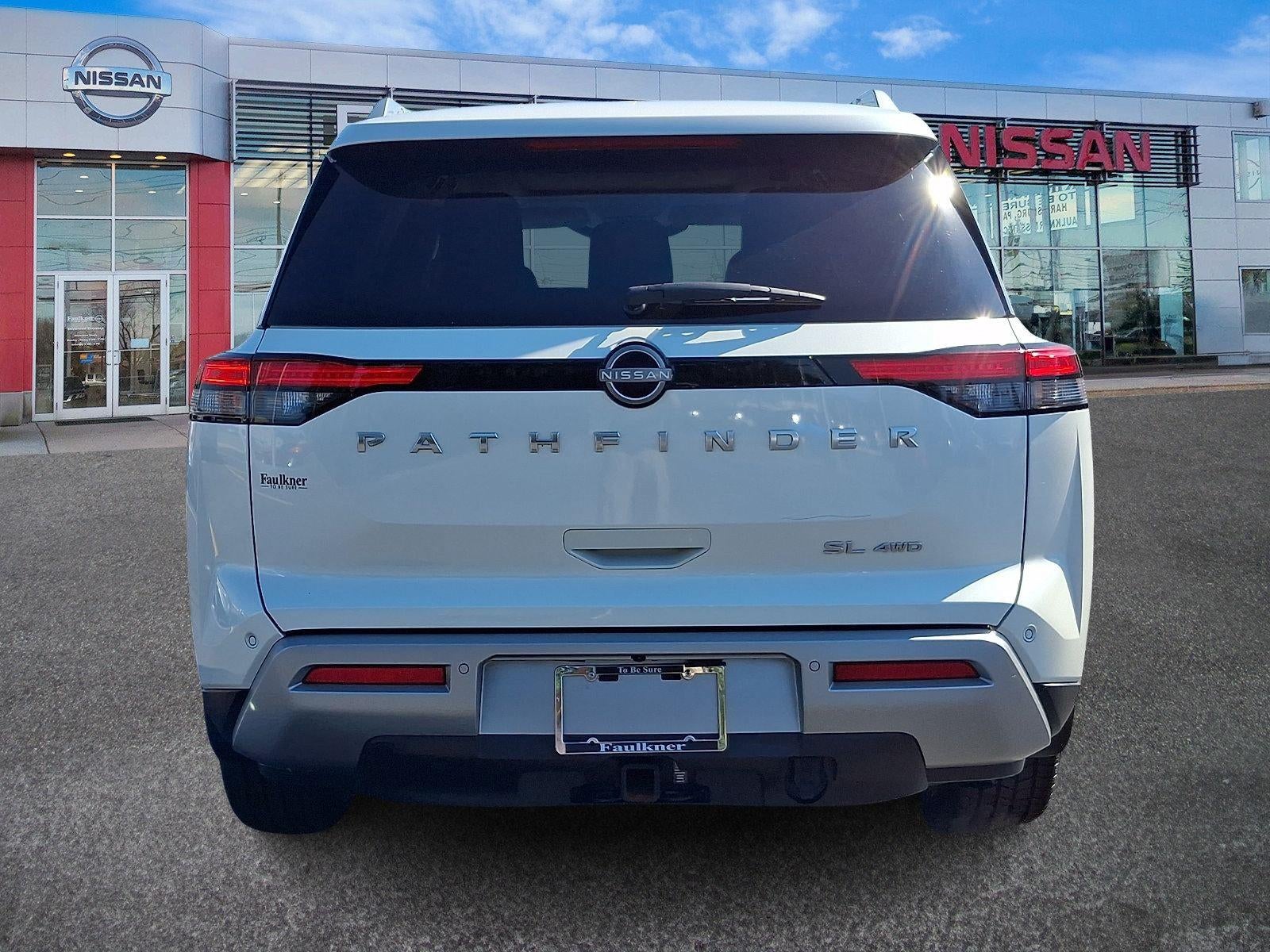 2024 Nissan Pathfinder SL