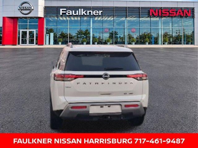 2024 Nissan Pathfinder SL