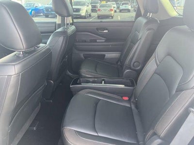 2023 Nissan Pathfinder SL 4WD