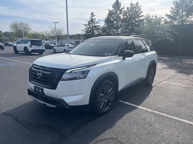 2023 Nissan Pathfinder SL 4WD