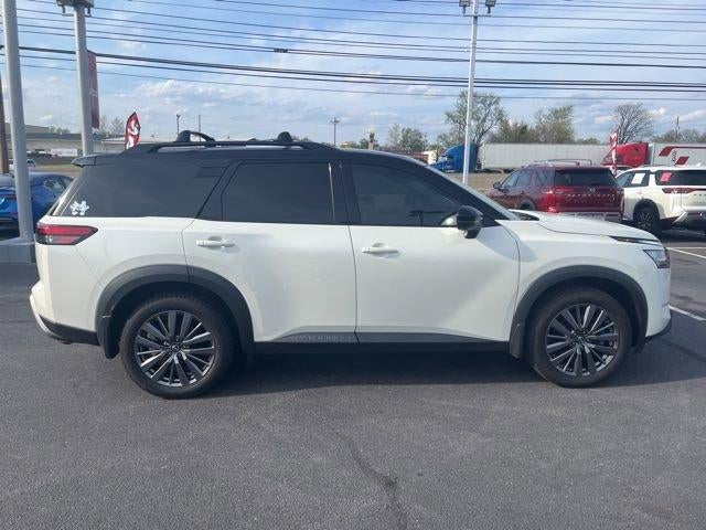 2023 Nissan Pathfinder SL 4WD