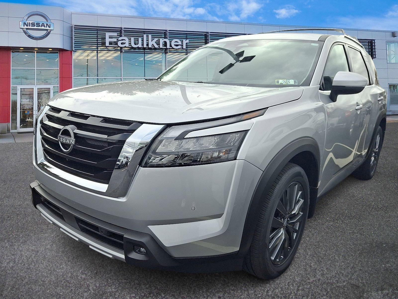 2025 Nissan Pathfinder SL