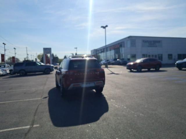 2023 Nissan Pathfinder Platinum 4WD