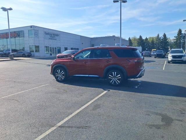 2023 Nissan Pathfinder Platinum 4WD