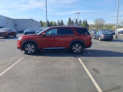 2023 Nissan Pathfinder Platinum 4WD