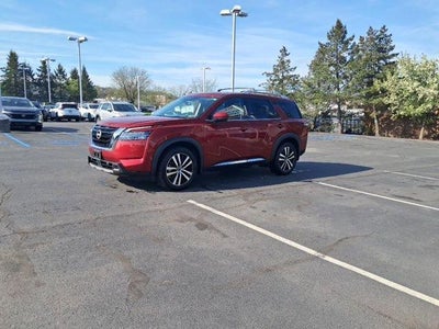 2023 Nissan Pathfinder Platinum 4WD