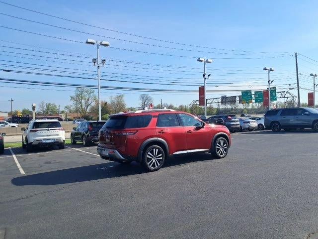 2023 Nissan Pathfinder Platinum 4WD