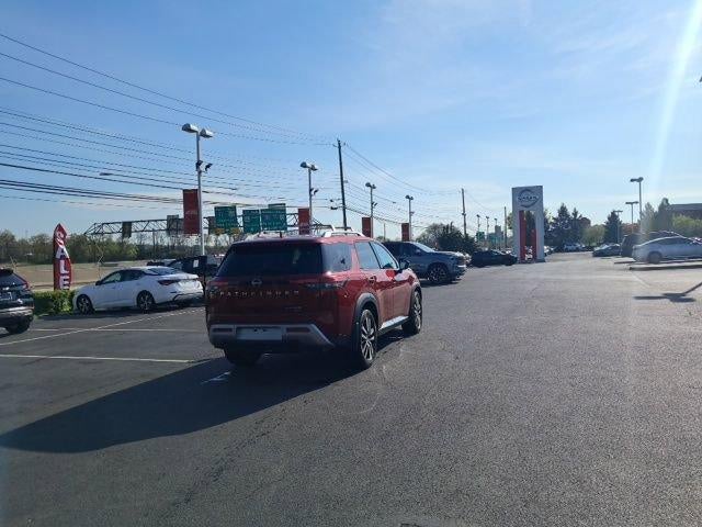 2023 Nissan Pathfinder Platinum 4WD