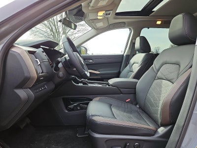 2025 Nissan Pathfinder Platinum
