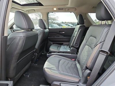 2025 Nissan Pathfinder Platinum