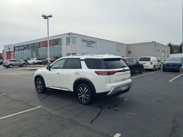 2023 Nissan Pathfinder Platinum