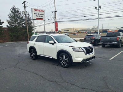 2023 Nissan Pathfinder Platinum