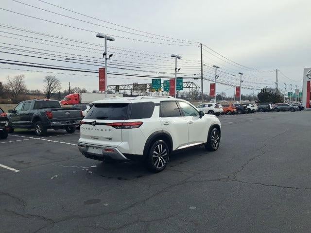 2023 Nissan Pathfinder Platinum