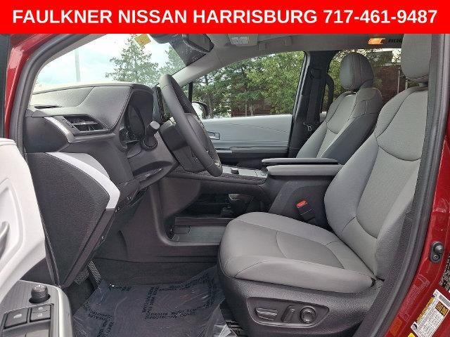 2026 Toyota Sienna XLE FWD 7-Passenger (Natl)