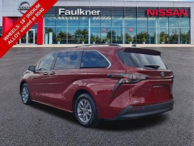 2026 Toyota Sienna XLE FWD 7-Passenger (Natl)