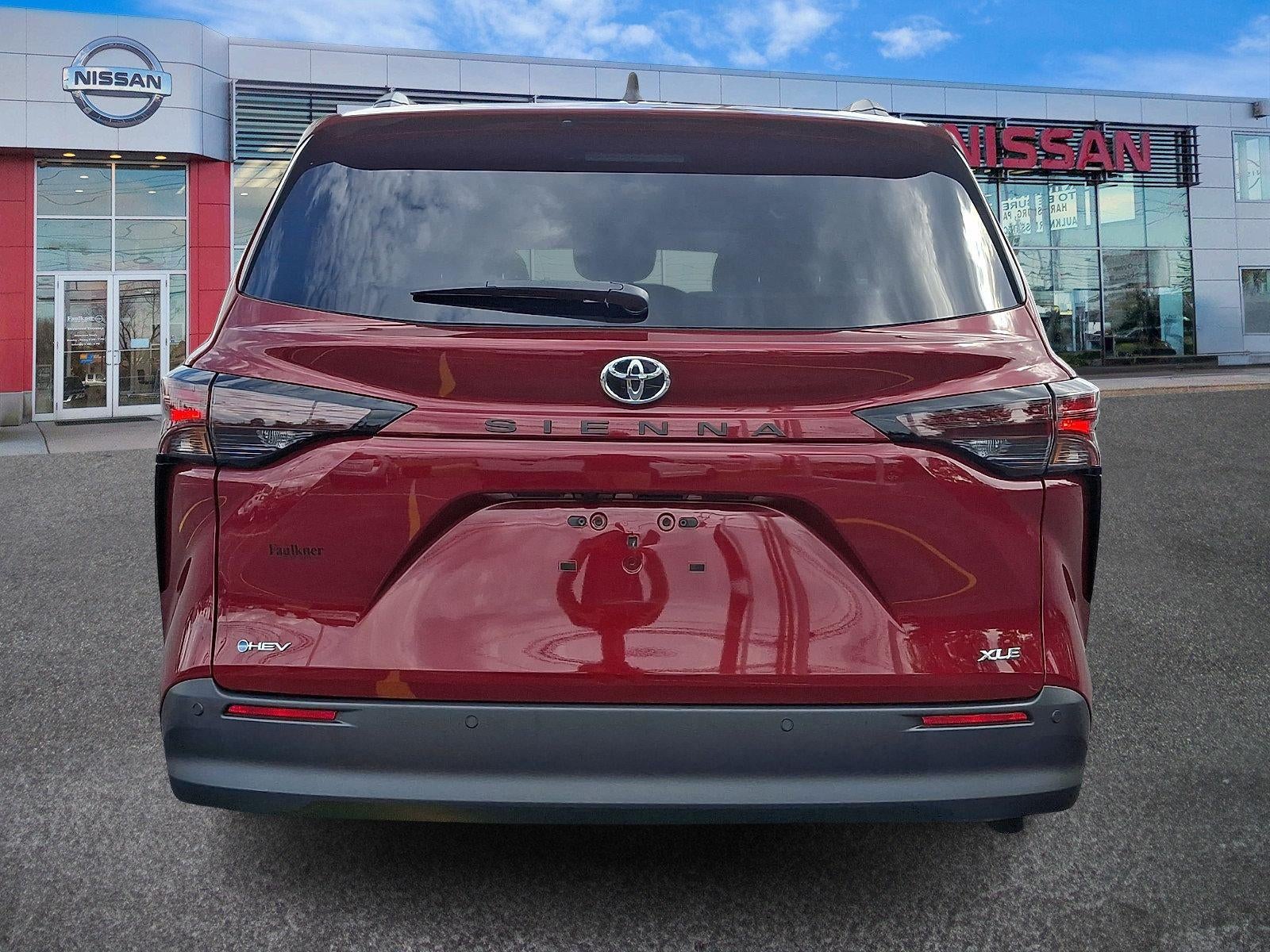 2026 Toyota Sienna XLE FWD 7-Passenger (Natl)