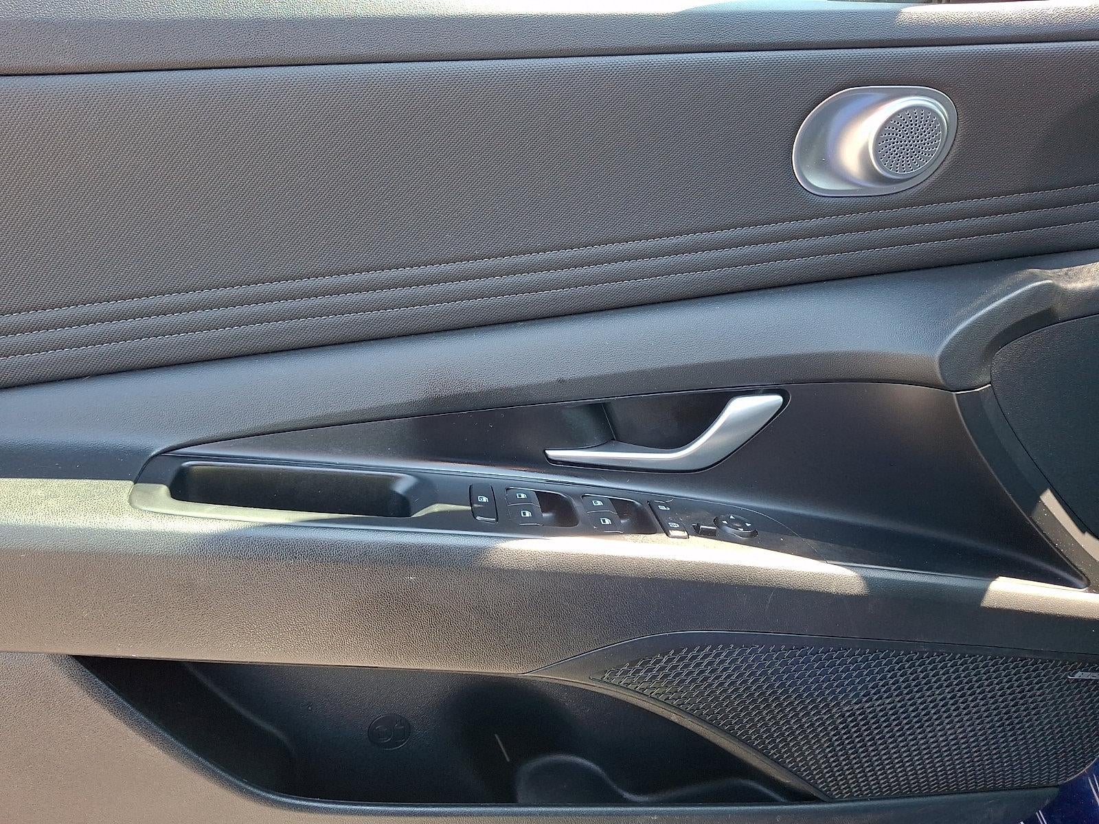 2023 Hyundai ELANTRA Limited IVT