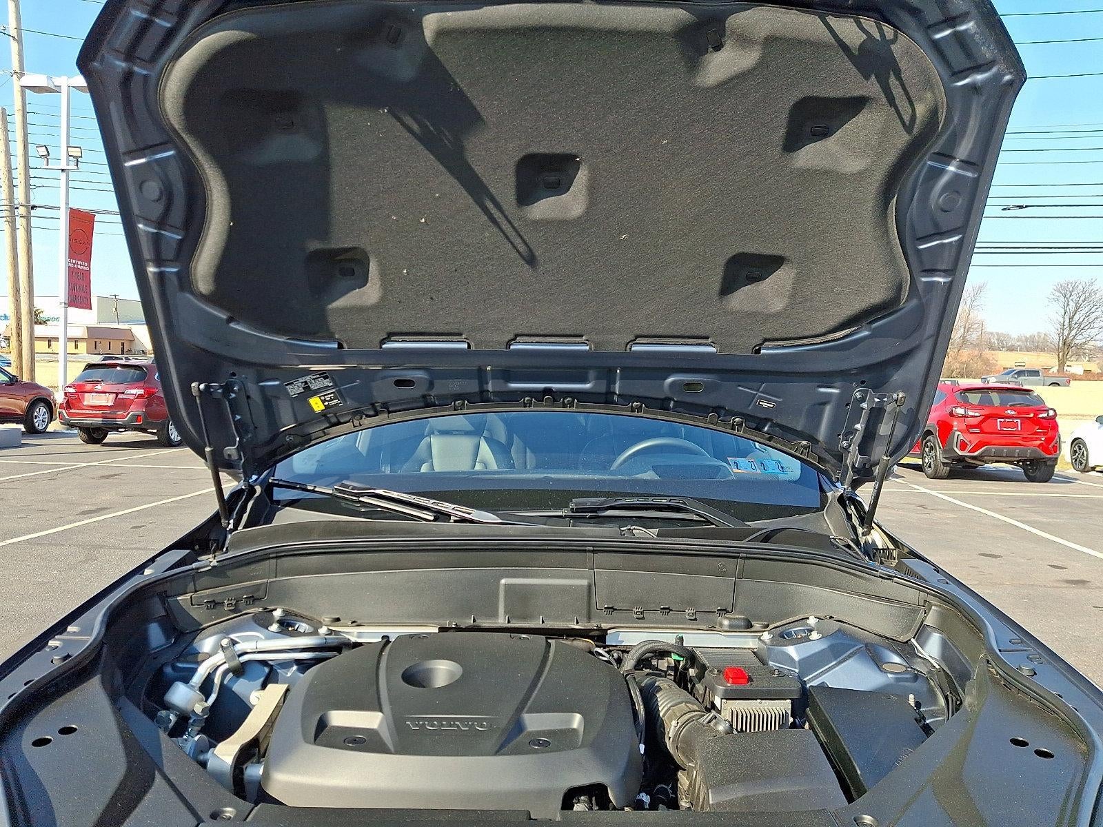 2022 Volvo XC90 T6 AWD Momentum 7P