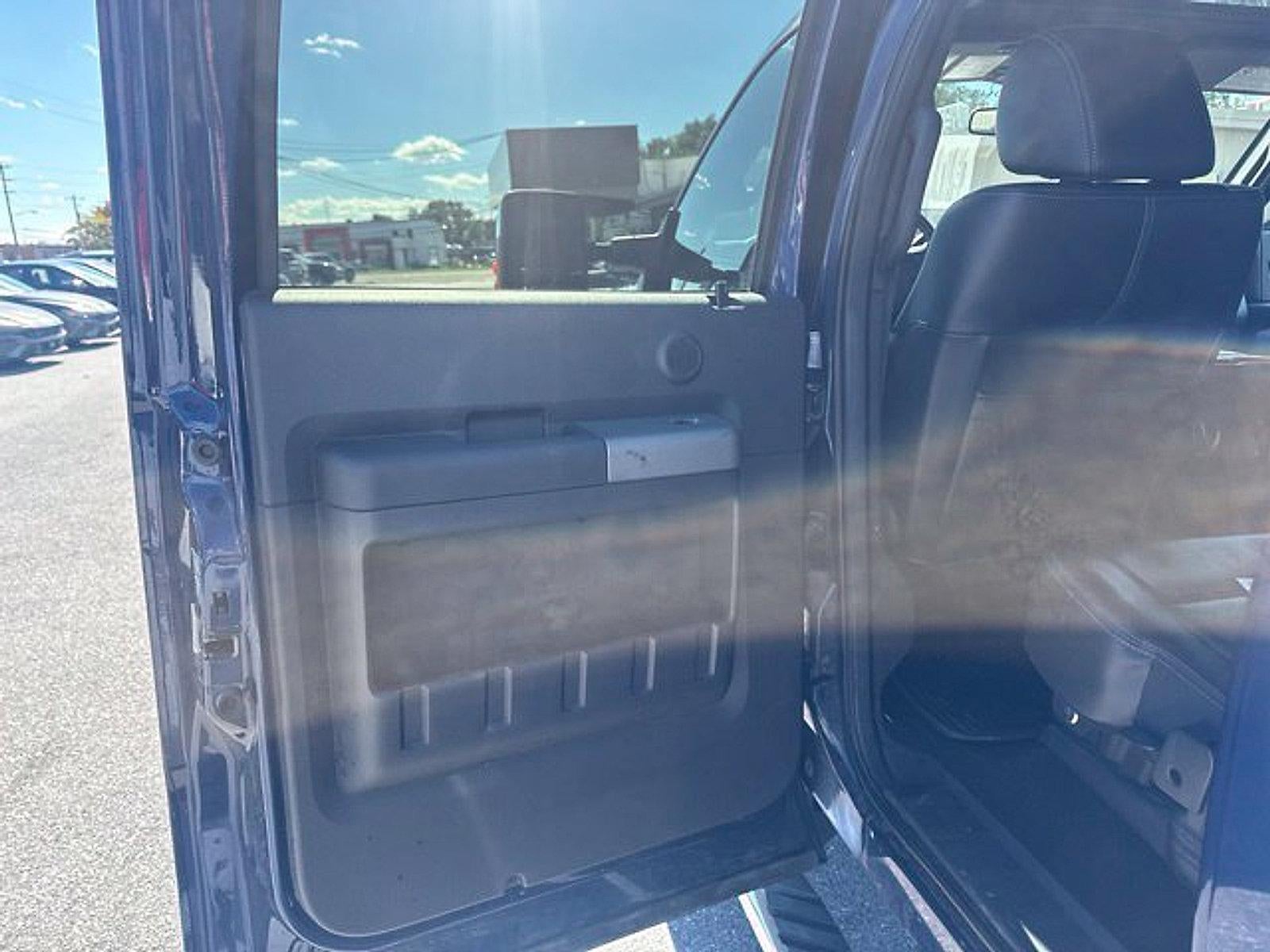 2011 Ford Super Duty F-350 SRW Lariat