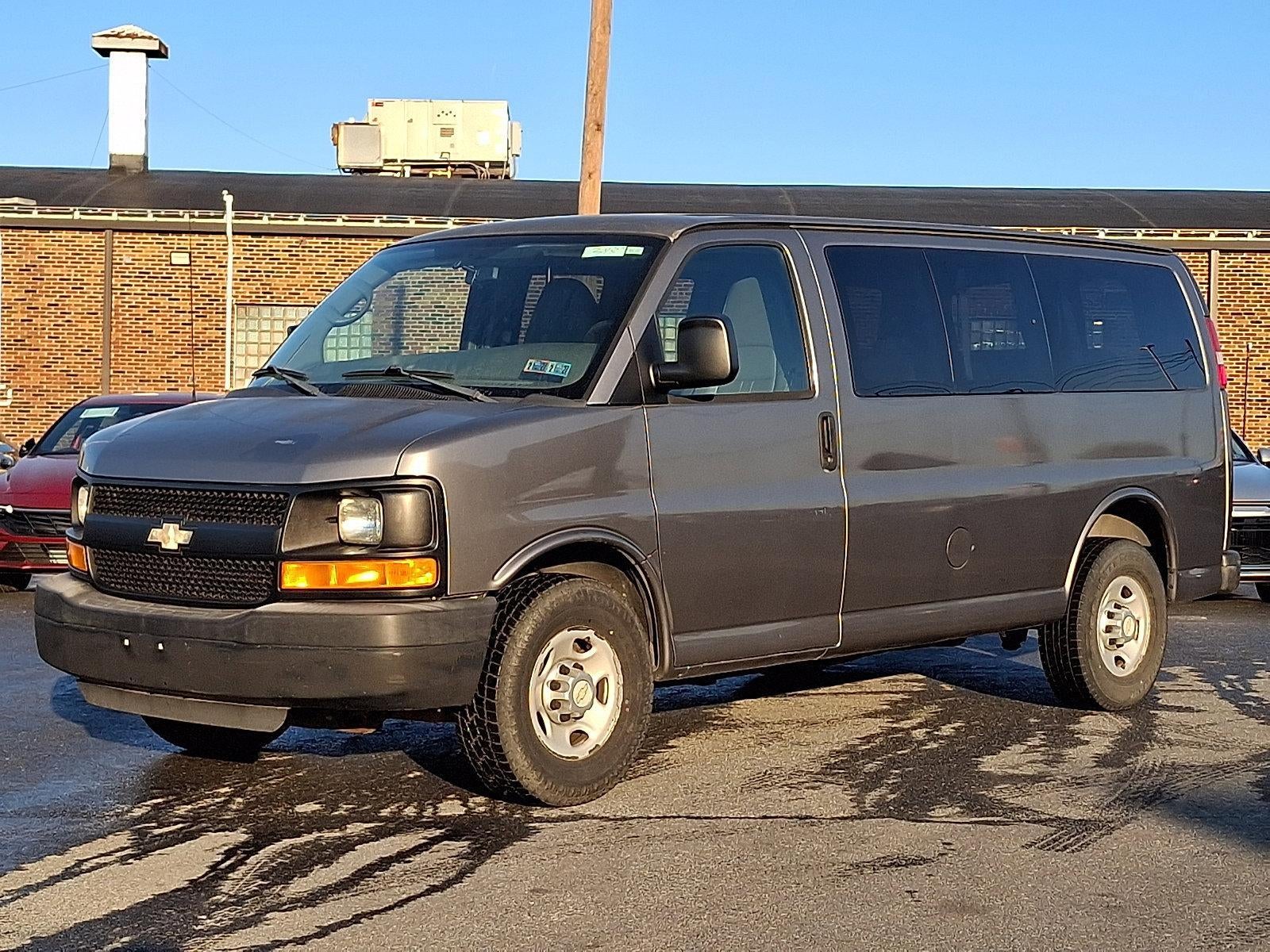 2011 Chevrolet Express Passenger 1LS