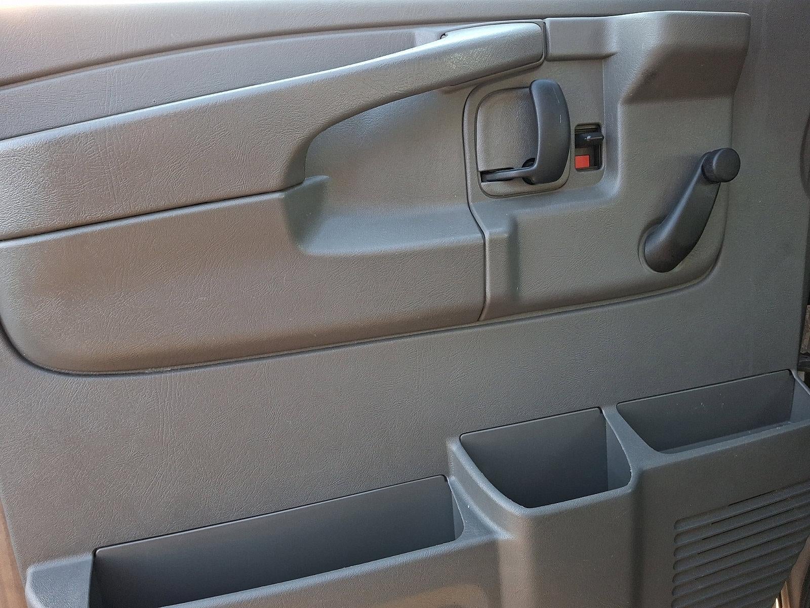 2011 Chevrolet Express Passenger 1LS