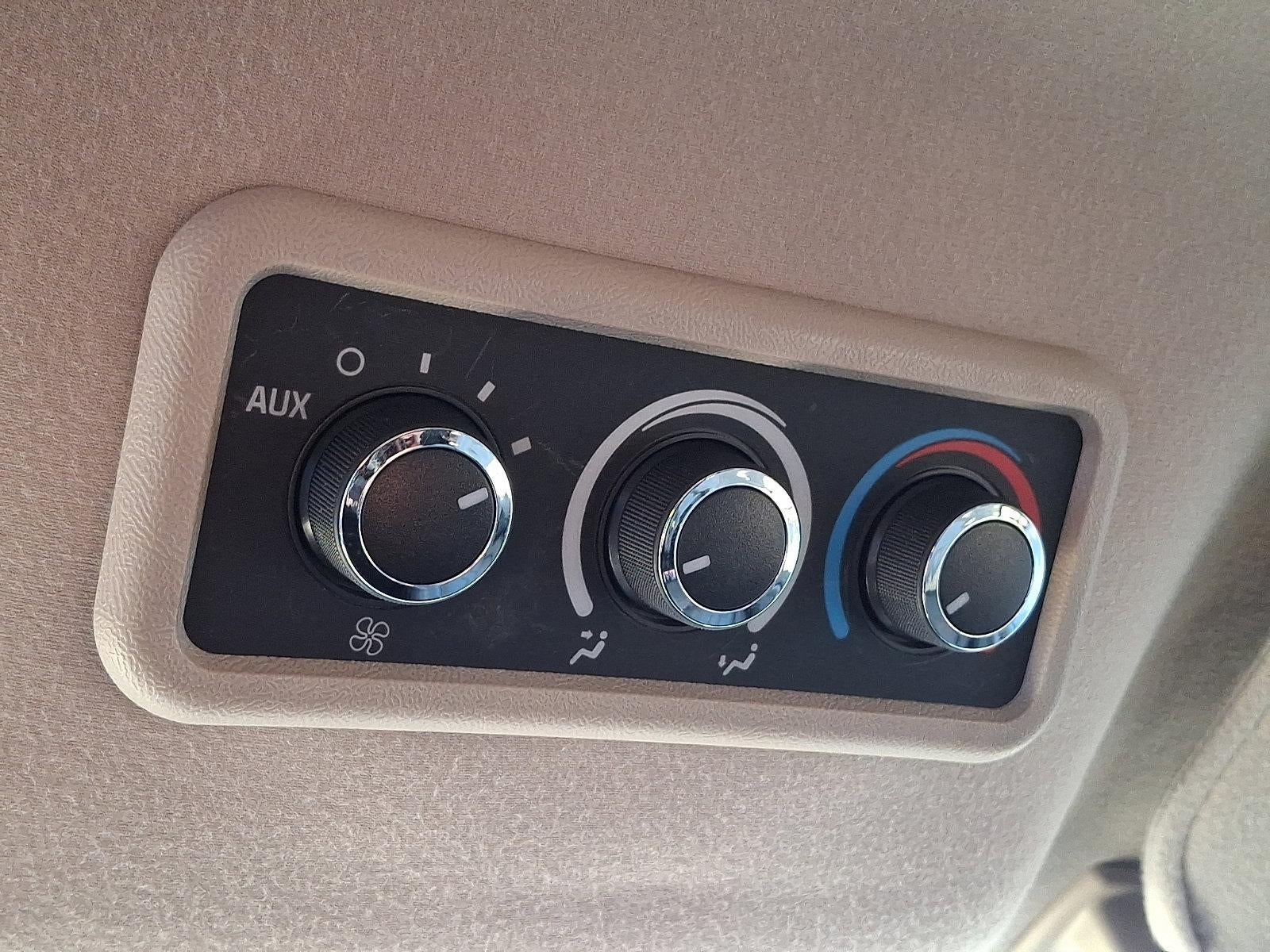 2011 Chevrolet Express Passenger 1LS