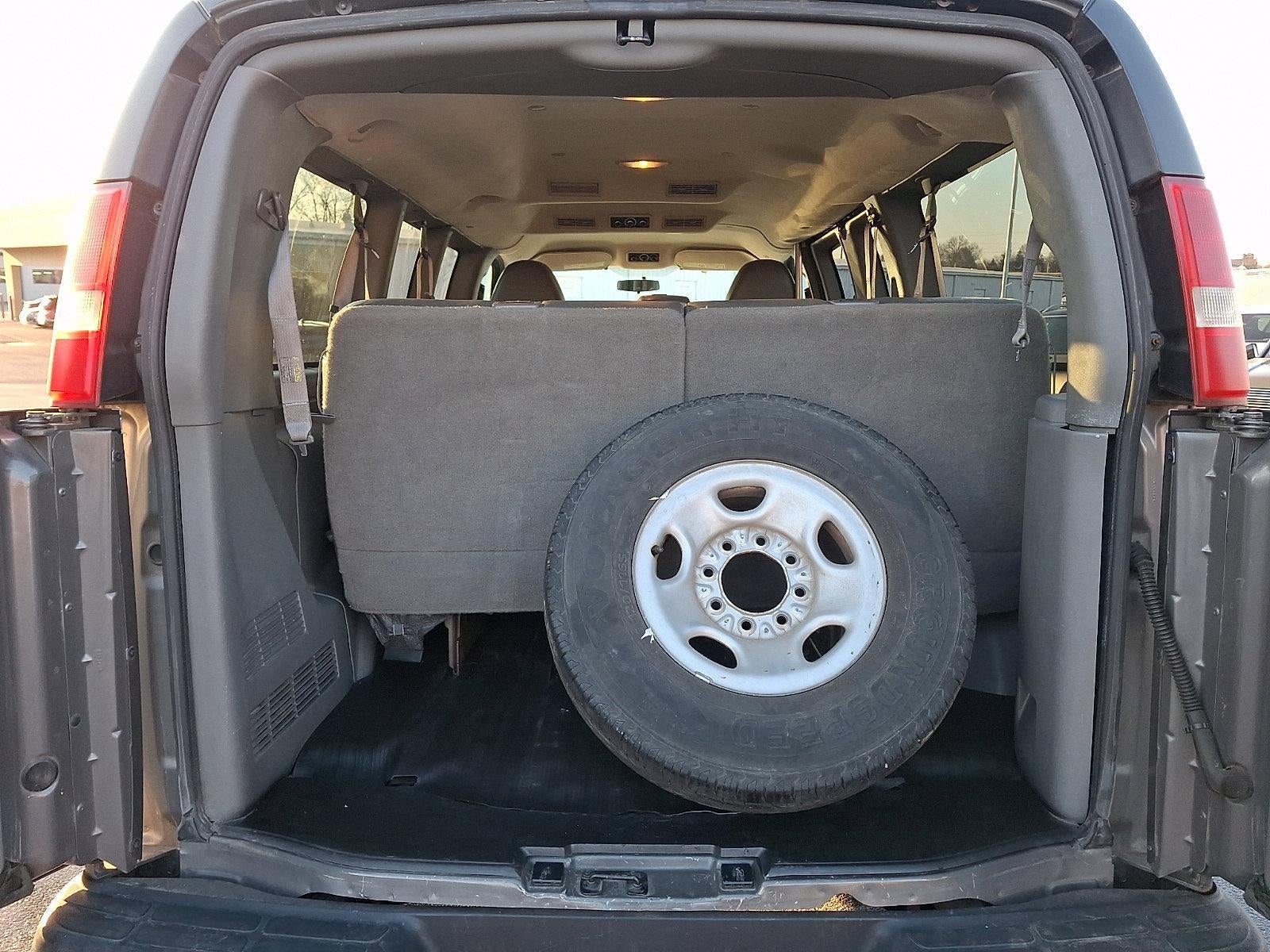 2011 Chevrolet Express Passenger 1LS