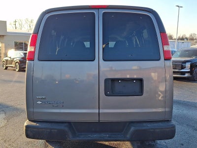 2011 Chevrolet Express Passenger 1LS