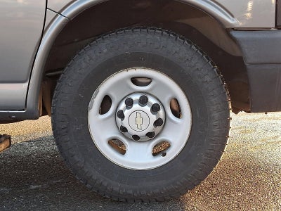 2011 Chevrolet Express Passenger 1LS