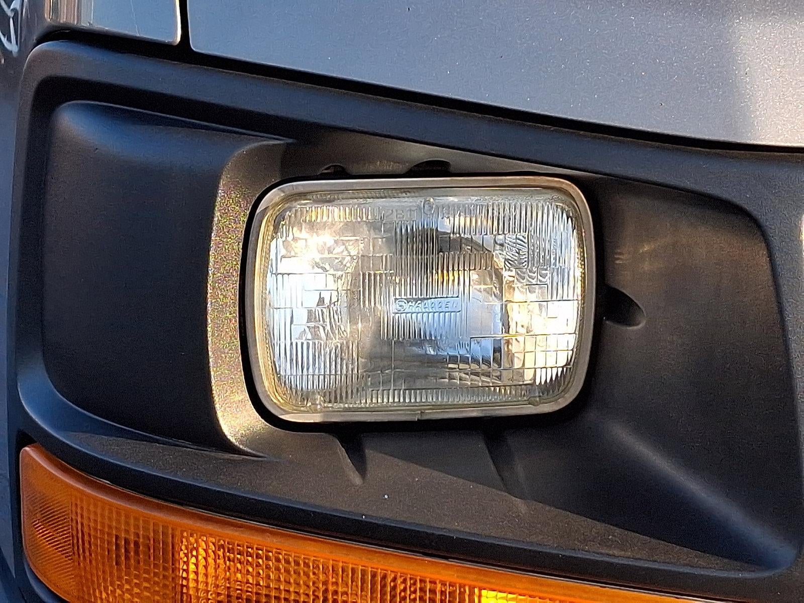 2011 Chevrolet Express Passenger 1LS