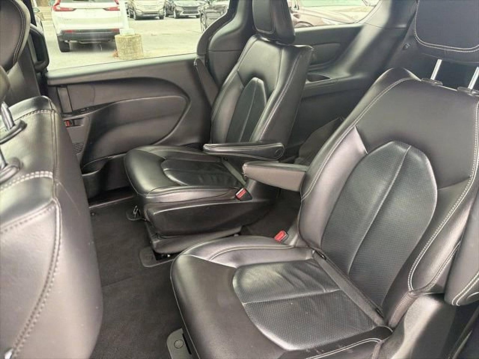 2022 Chrysler Pacifica Hybrid Touring L