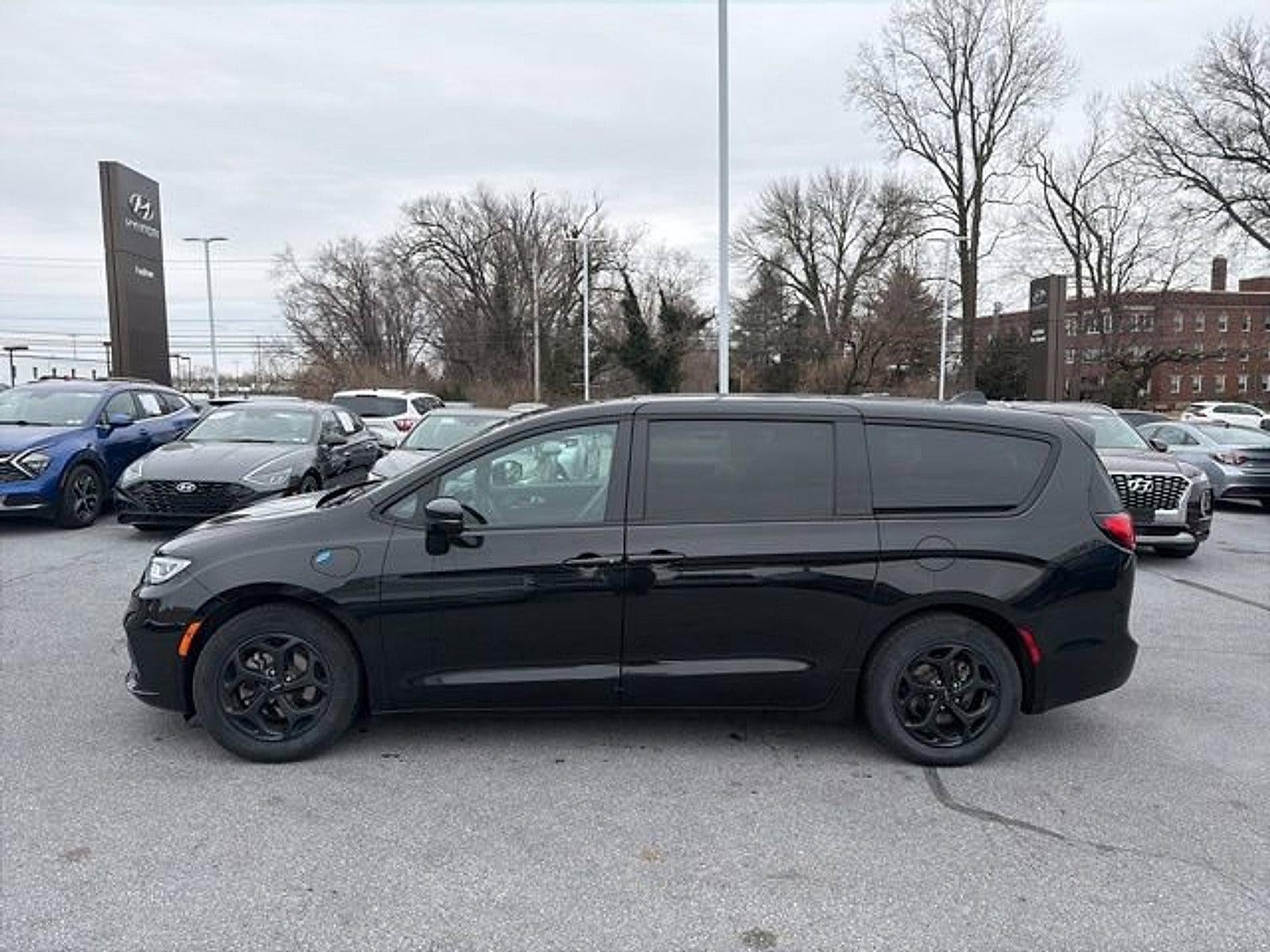 2022 Chrysler Pacifica Hybrid Touring L