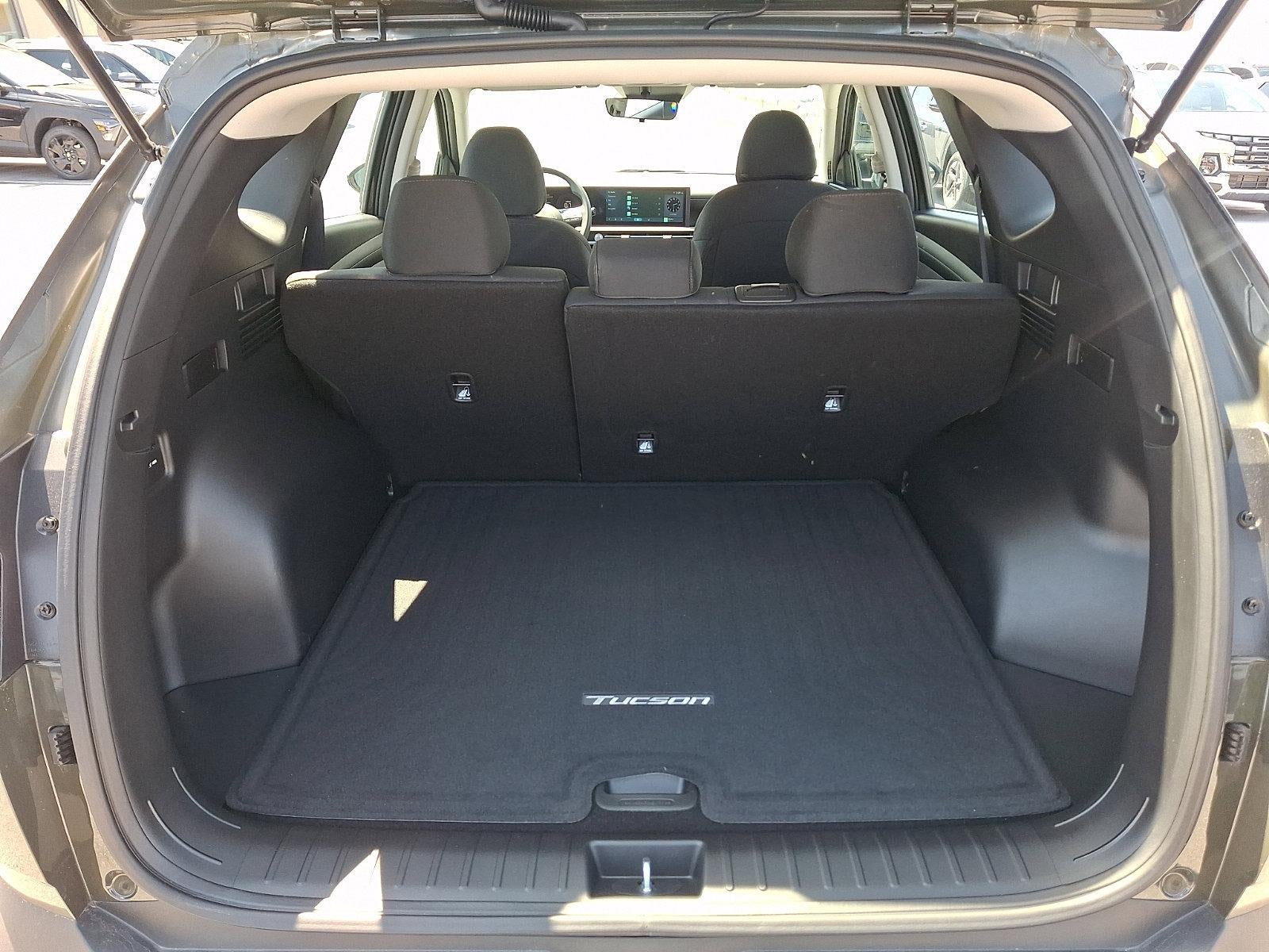 2025 Hyundai TUCSON SE