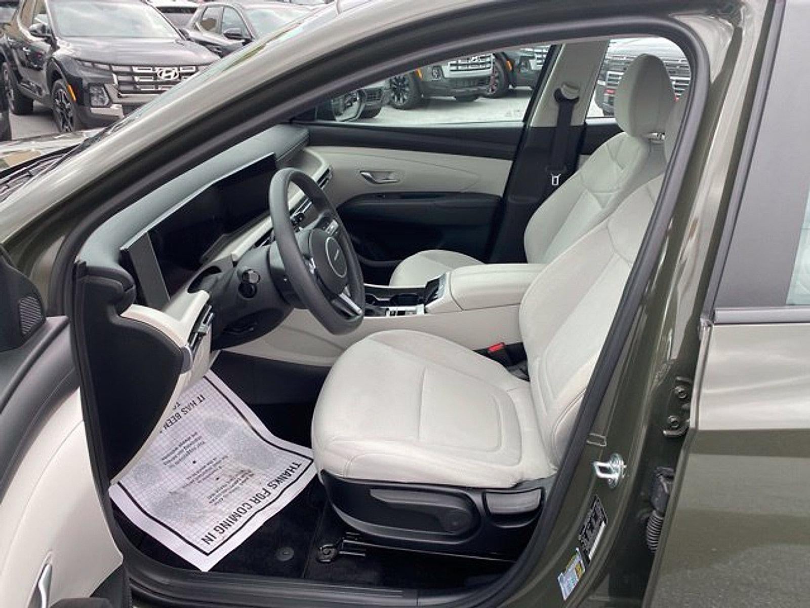 2025 Hyundai TUCSON SE